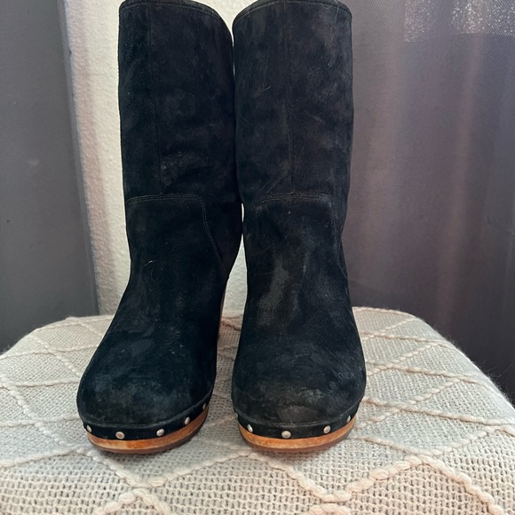 UGG Clog Boots - Picture 3 of 4